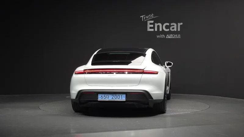 Porsche TAYCAN