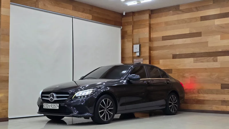 Mercedes-Benz C-Class