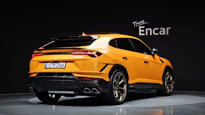 Lamborghini URUS