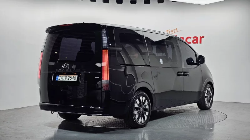 Hyundai Staria