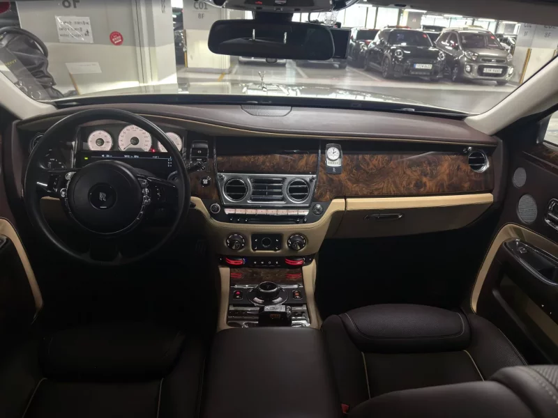 Rolls-Royce GHOST