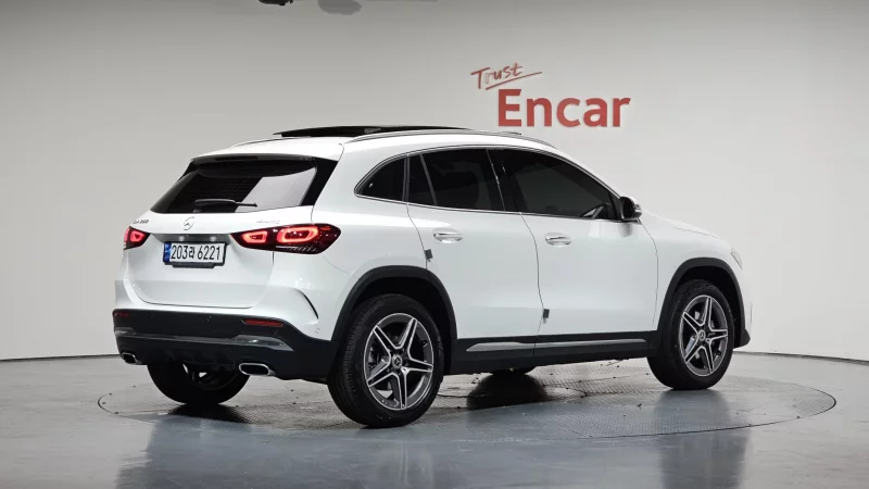 Mercedes-Benz GLA-Class