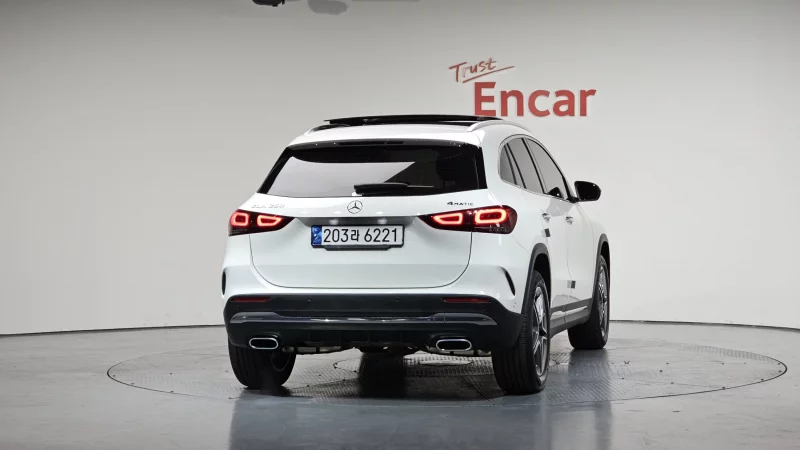 Mercedes-Benz GLA-Class