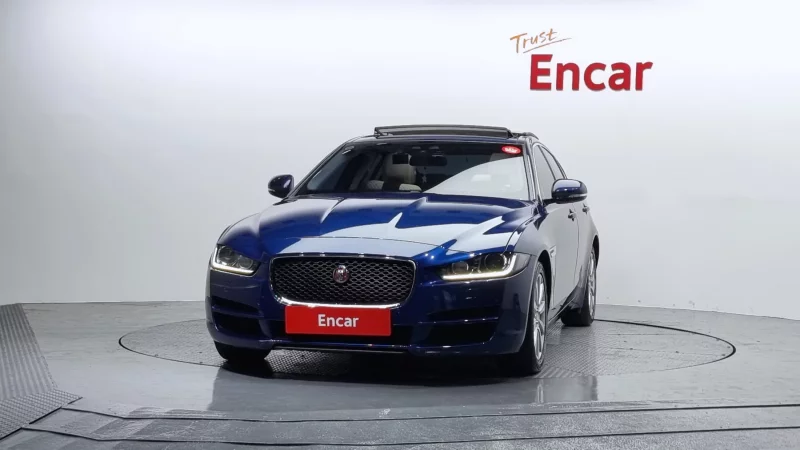 Jaguar XE