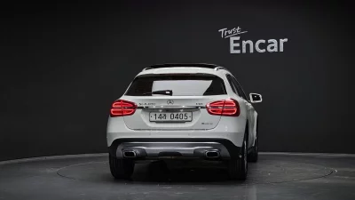 Mercedes-Benz GLA-Class