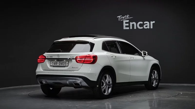 Mercedes-Benz GLA-Class