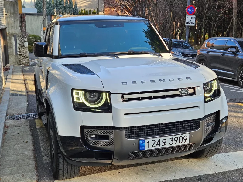 Land Rover DEFENDER