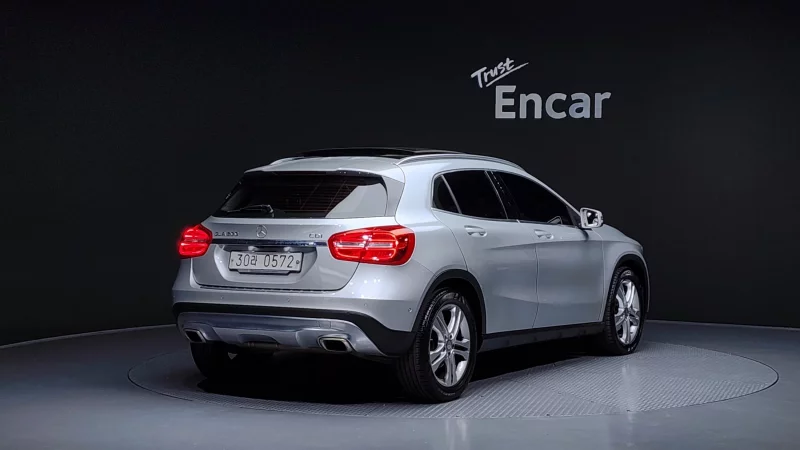 Mercedes-Benz GLA-Class