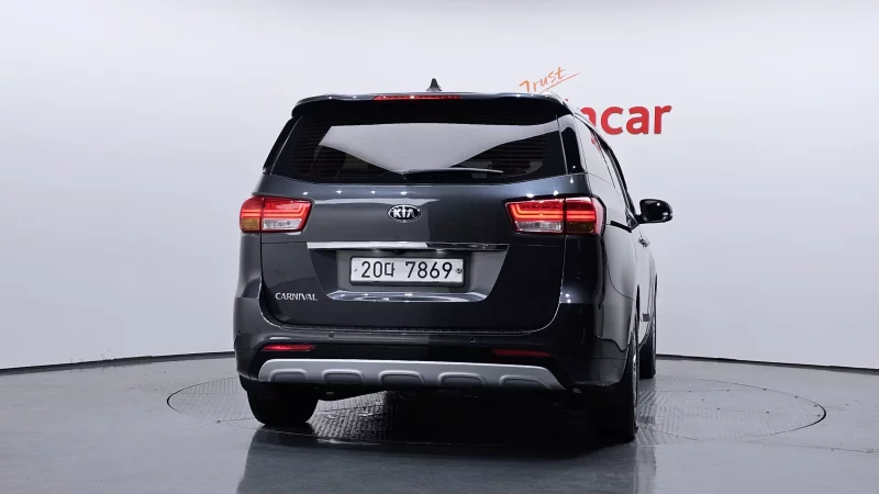 Kia Carnival
