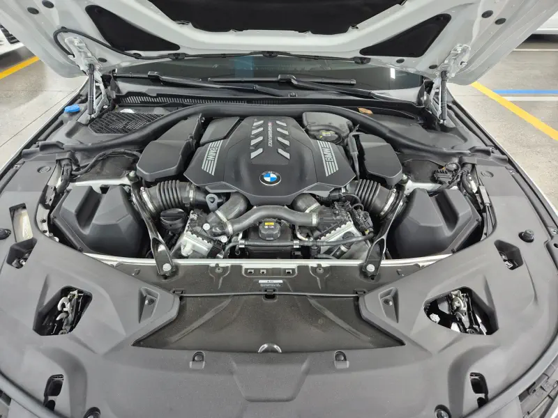 BMW 8-Series