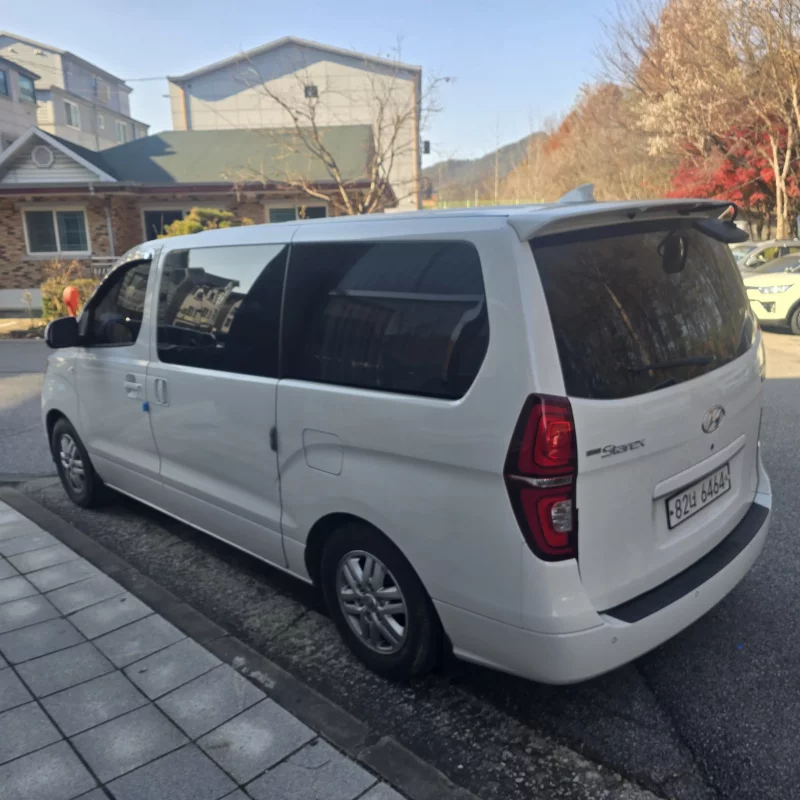 Hyundai Starex