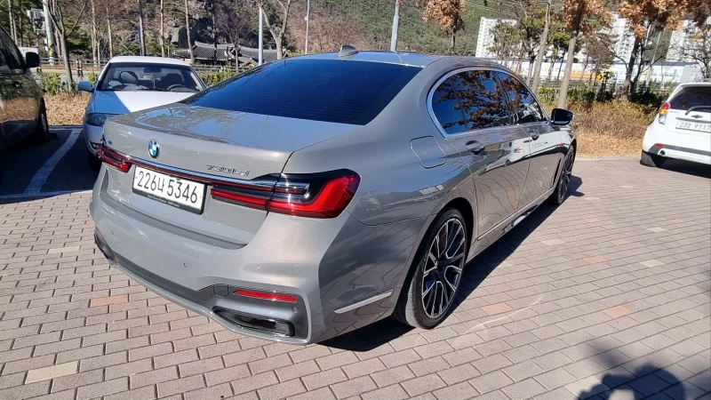 BMW 7-Series
