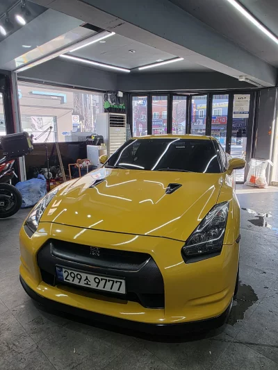 Nissan GT-R