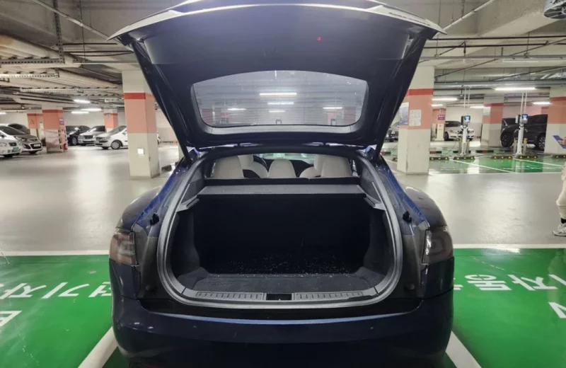 Tesla MODEL S