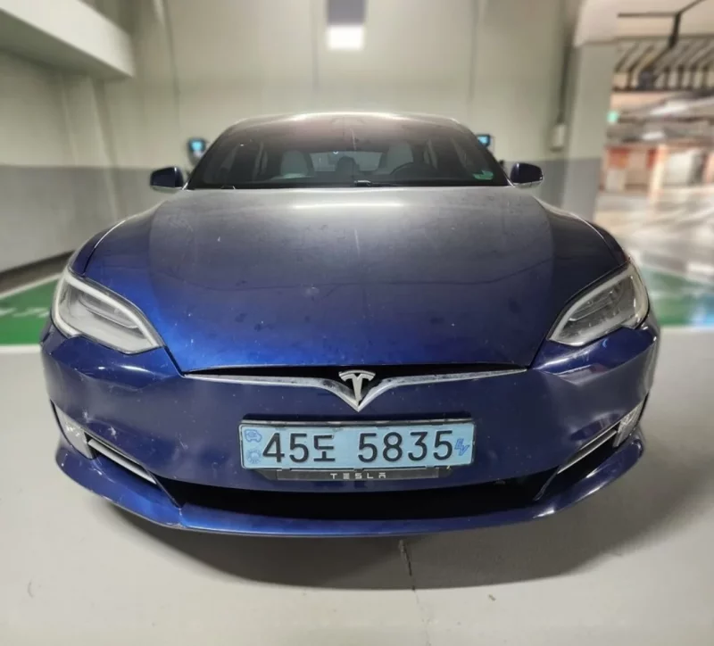 Tesla MODEL S