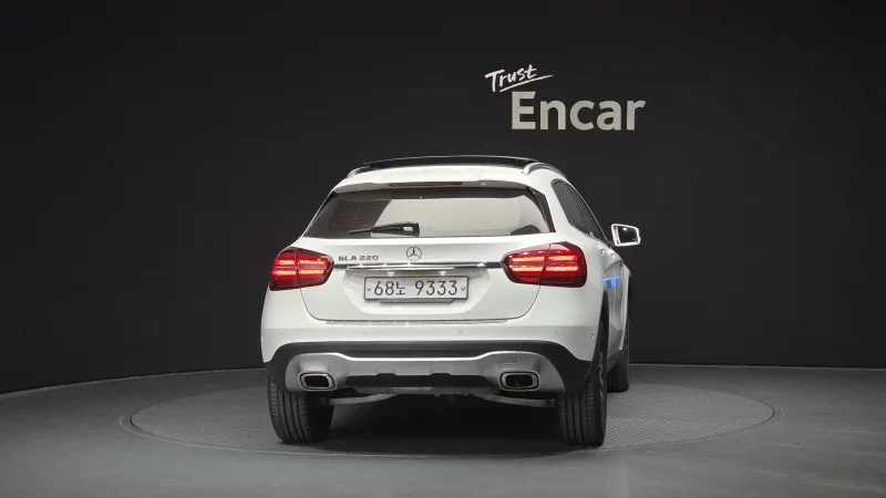 Mercedes-Benz GLA-Class