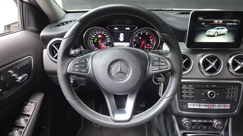 Mercedes-Benz GLA-Class