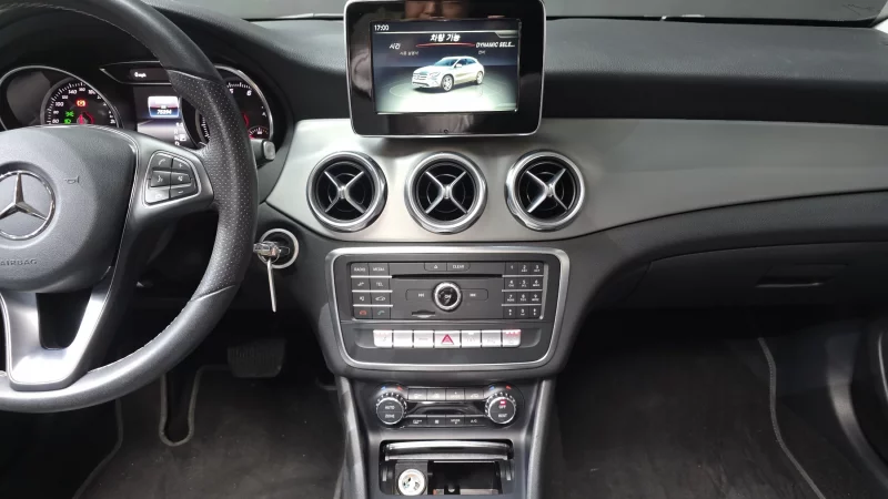 Mercedes-Benz GLA-Class