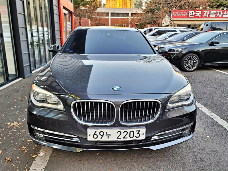 BMW 7-Series