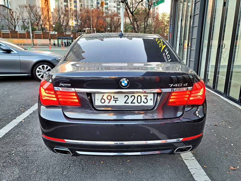 BMW 7-Series
