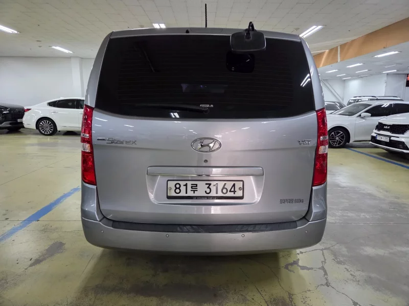 Hyundai Starex