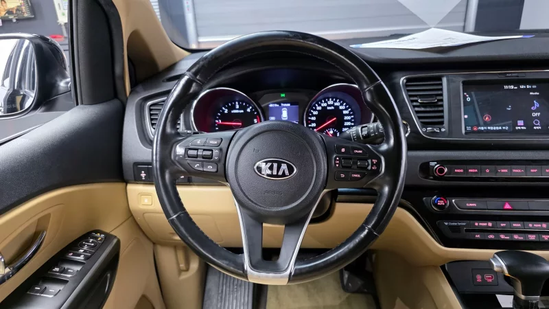 Kia Carnival