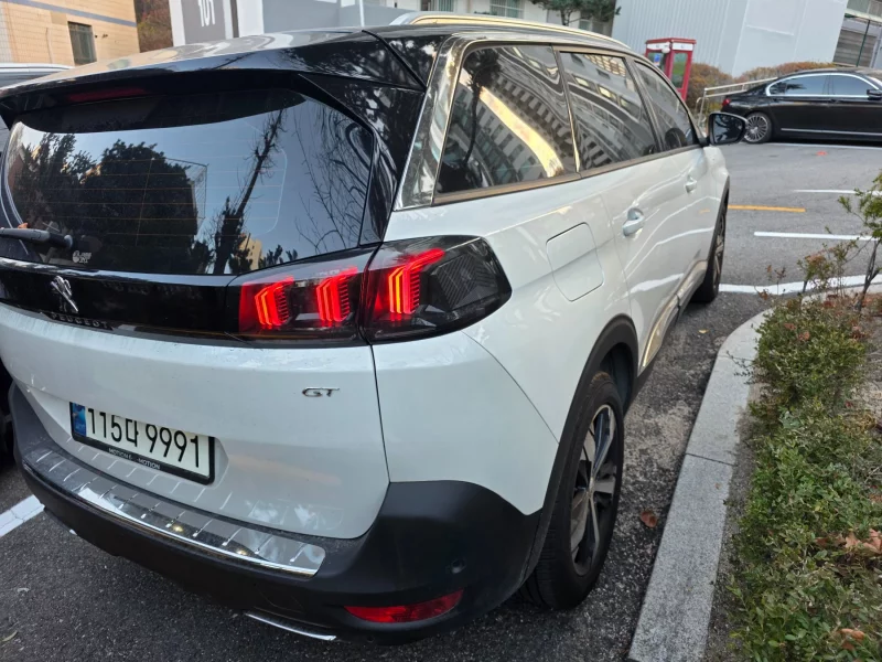 Peugeot 5008