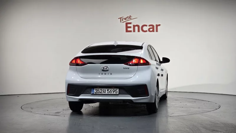 Hyundai Ioniq