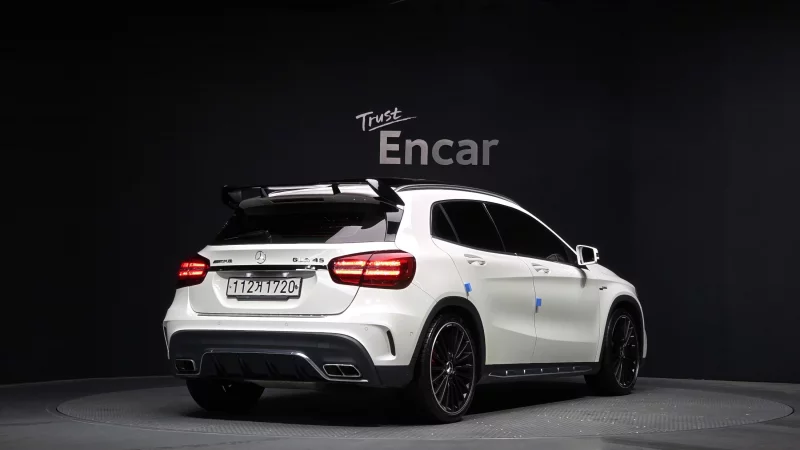 Mercedes-Benz GLA-Class