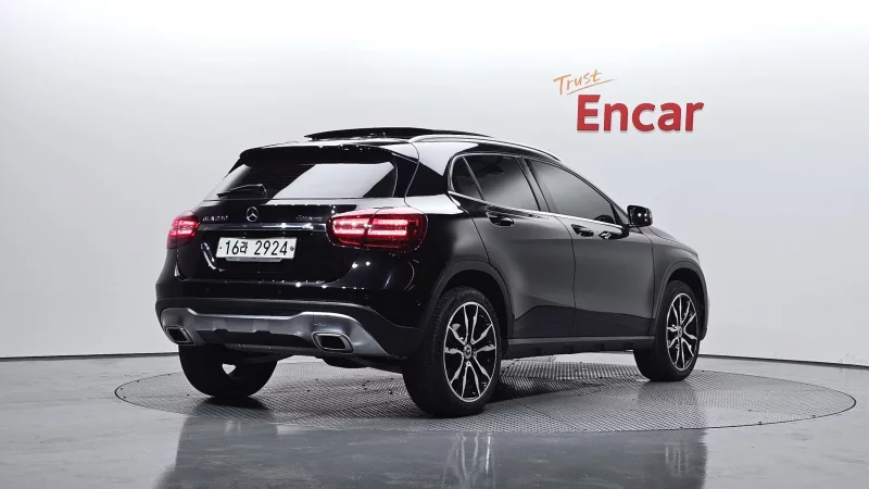 Mercedes-Benz GLA-Class