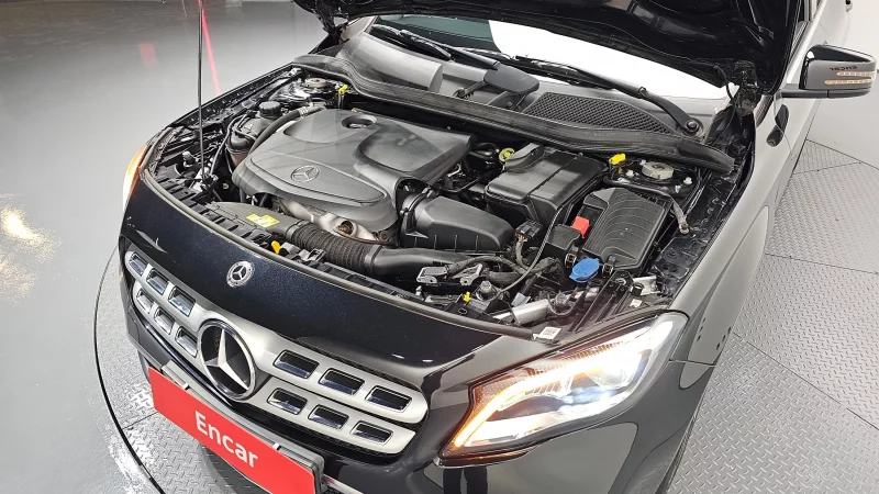 Mercedes-Benz GLA-Class