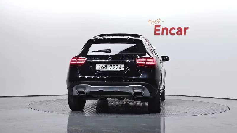 Mercedes-Benz GLA-Class