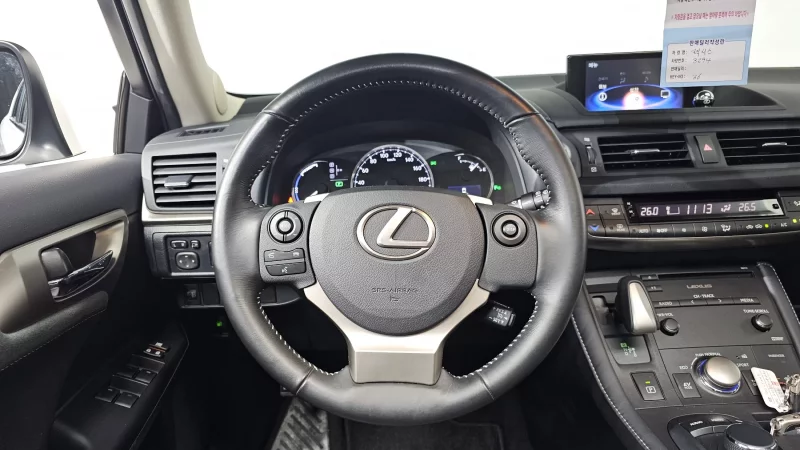 Lexus CT200h