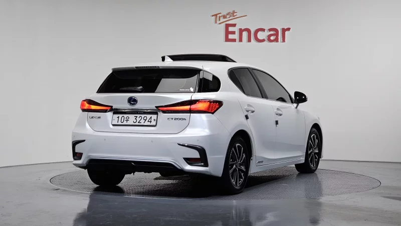 Lexus CT200h