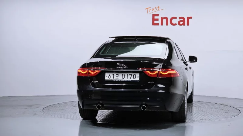 Jaguar XF