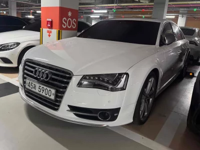 Audi S8