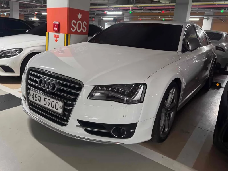 Audi S8