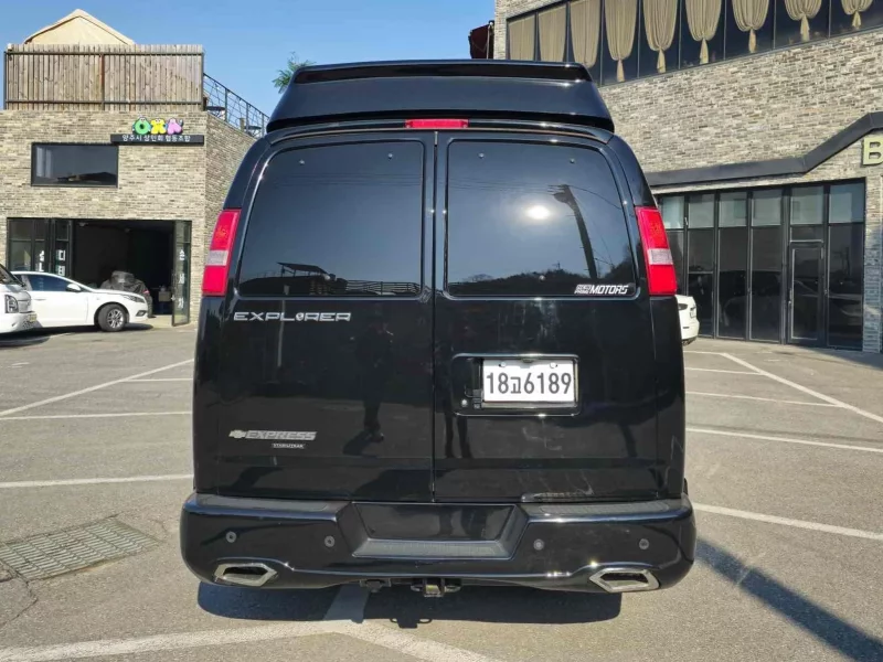 Chevrolet Express Van