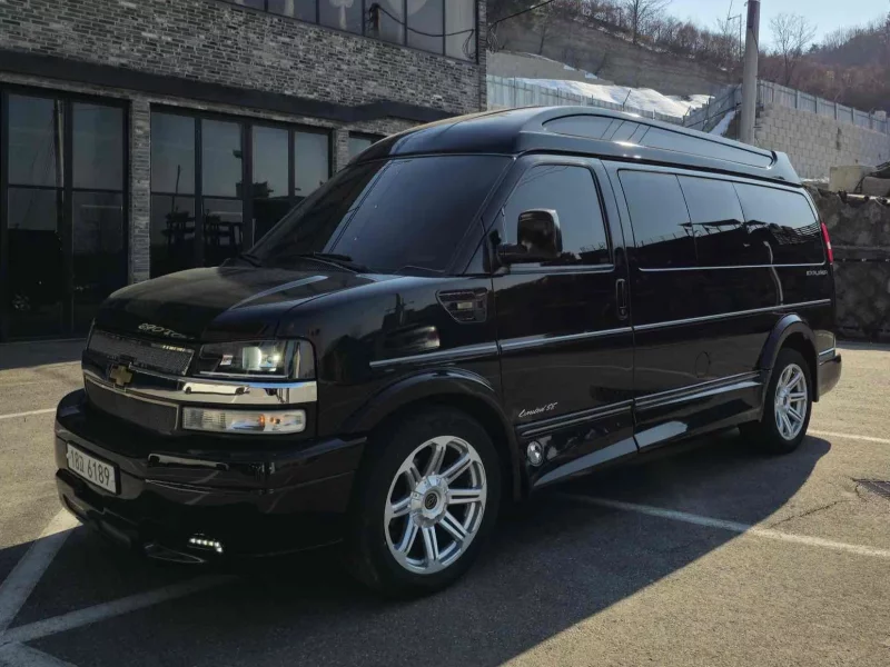 Chevrolet Express Van