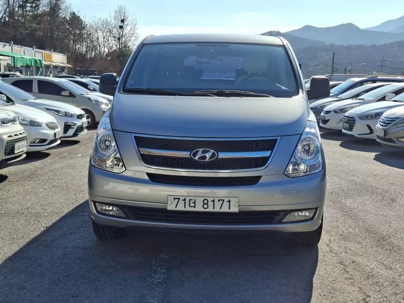 Hyundai Starex