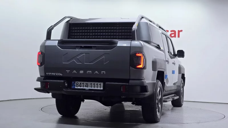 Kia Tasman