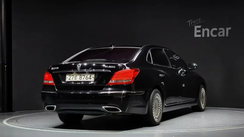 Hyundai Equus