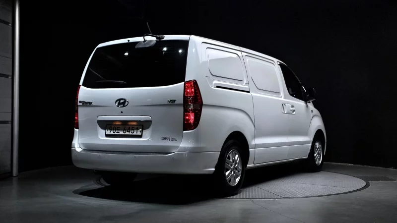 Hyundai Starex