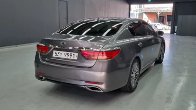 Kia K9
