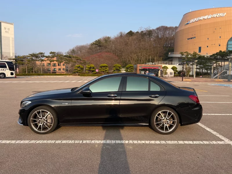 Mercedes-Benz C-Class