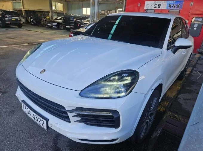 Porsche CAYENNE