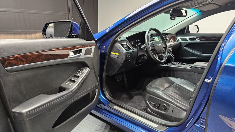 Hyundai Genesis