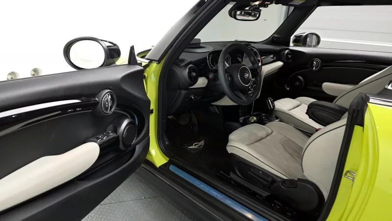 MINI Cooper Convertible