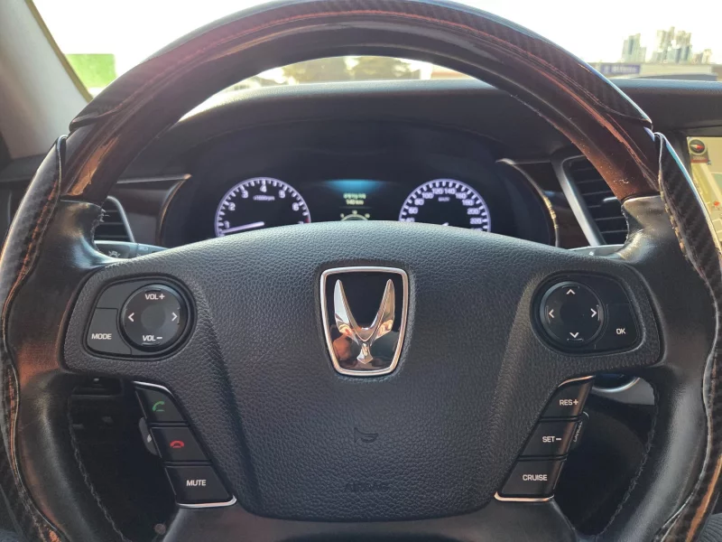 Hyundai Equus