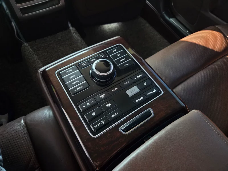 Hyundai Equus